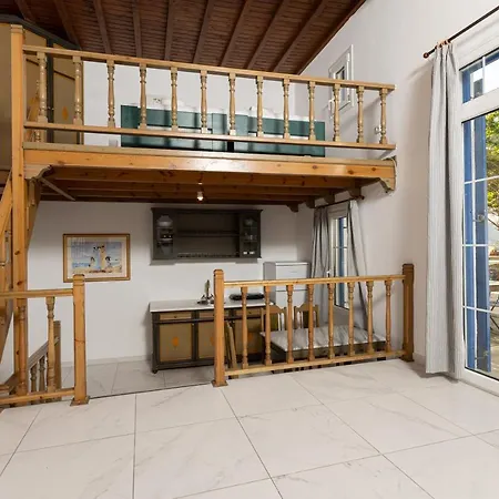 Aparthotel Andromeda 3*